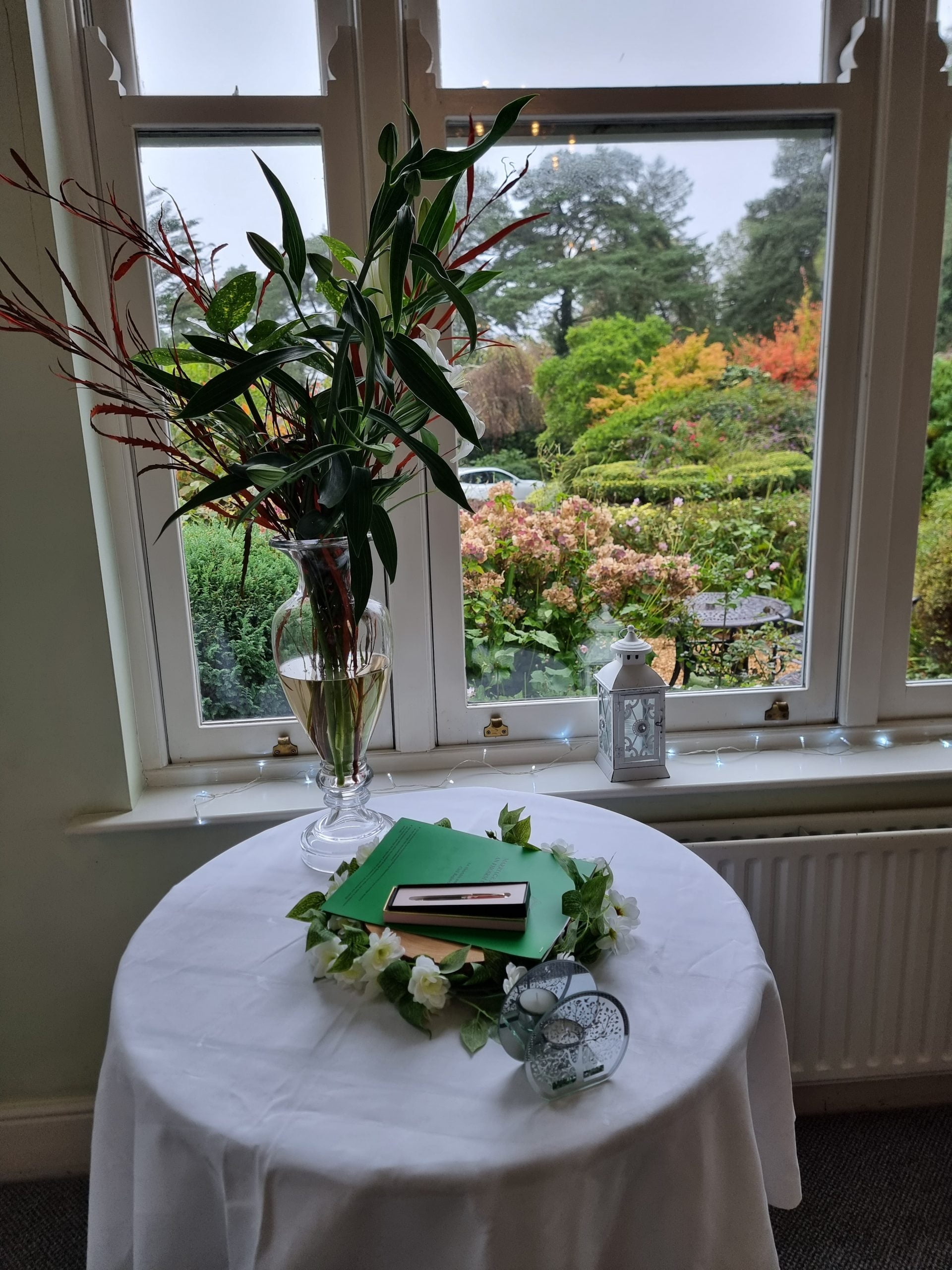 Seaview house signing table